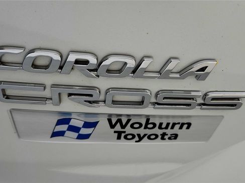 Certified 2022 Toyota Corolla Cross XLE image 13