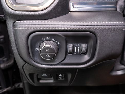 Used 2020 RAM 1500 Limited w/ Black Appearance Package AWD/4WD image 30