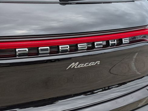 Used 2025 Porsche Macan w/ Premium Package Plus AWD/4WD image 6