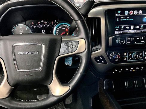 Used 2017 GMC Sierra 1500 Denali RWD image 17