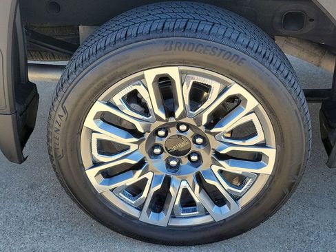 Used 2024 GMC Sierra 1500 Denali Ultimate image 32