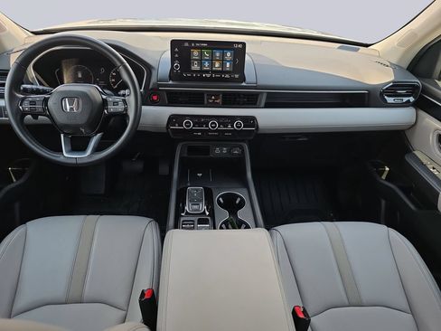 Used 2025 Honda Pilot EX-L image 12