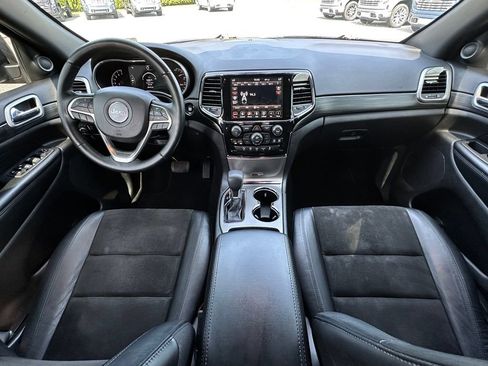 Used 2020 Jeep Grand Cherokee Altitude AWD/4WD image 26