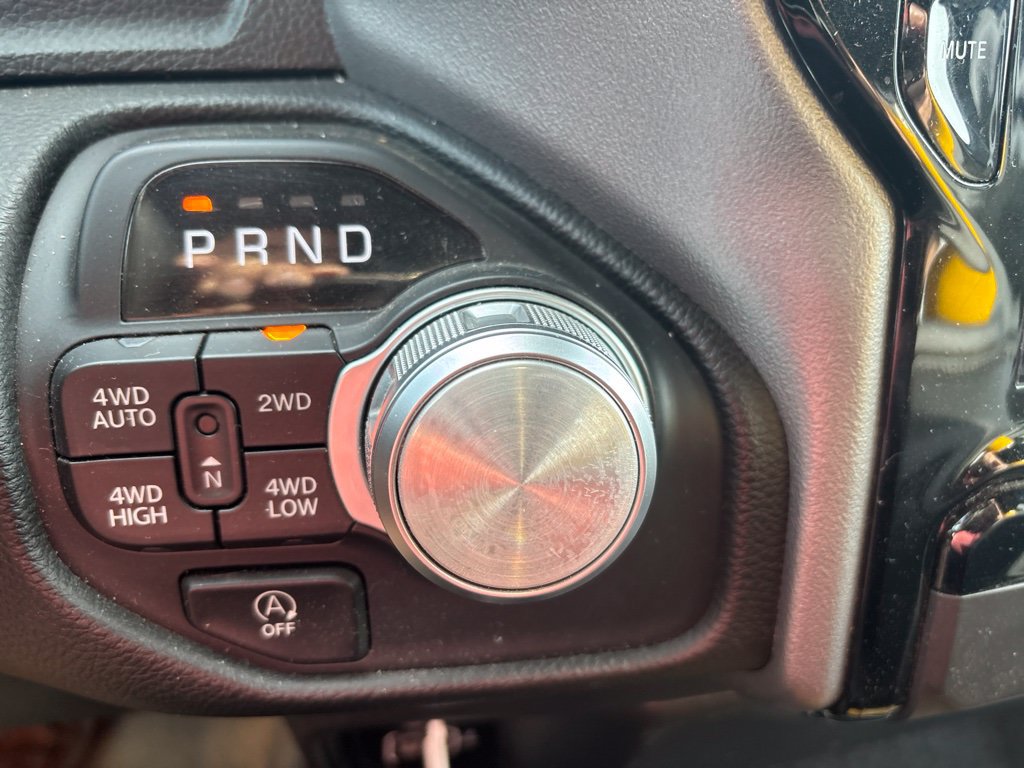 Used 2025 RAM 1500 Laramie AWD/4WD image 11