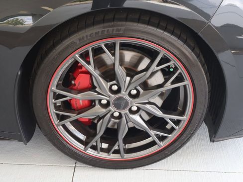 Used 2023 Chevrolet Corvette Stingray Premium Conv w/ Z51 Performance Package RWD image 13