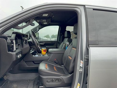 Used 2024 GMC Sierra 2500 AT4 w/ AT4 Premium Plus Package AWD/4WD image 5