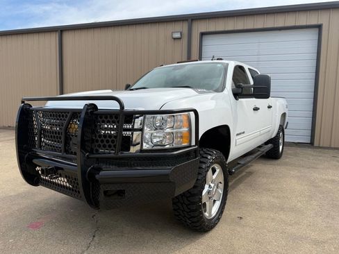 Used 2013 Chevrolet Silverado 2500 LT w/ Interior Plus Package image 2