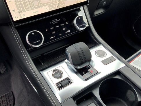 New 2025 Jaguar F-PACE R-Dynamic S AWD/4WD image 9