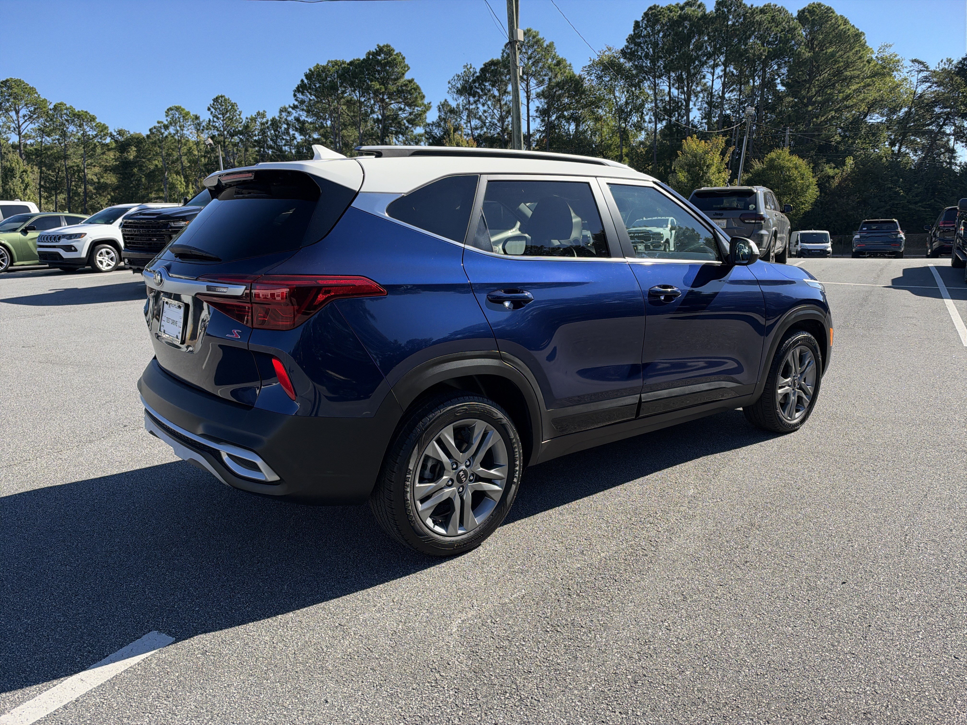 Used 2021 Kia Seltos S FWD image 8