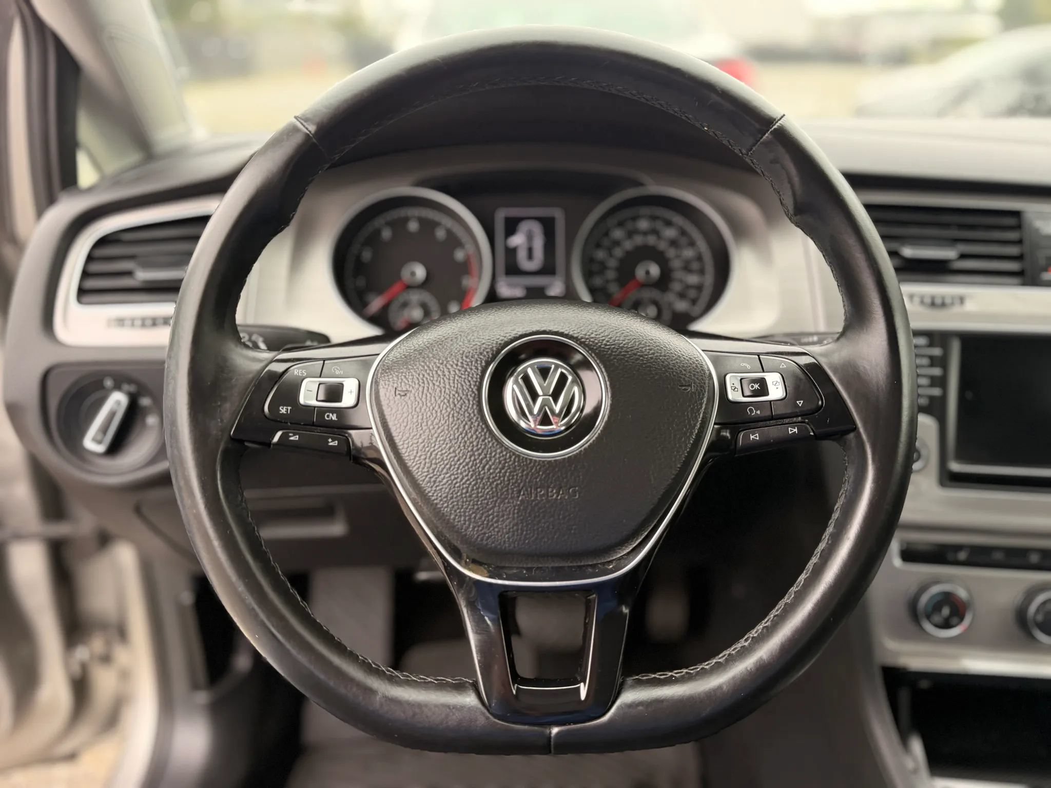 Used 2017 Volkswagen Golf Wolfsburg Edition FWD image 25