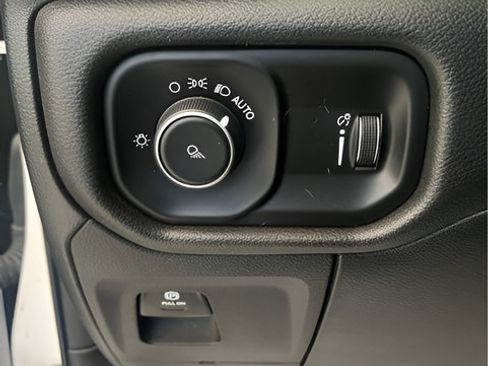 Used 2021 RAM 1500 Tradesman AWD/4WD image 12