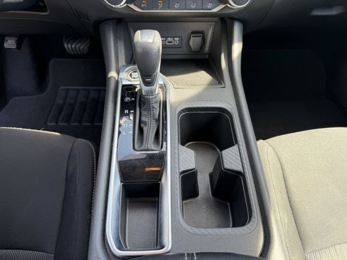 Used 2024 Nissan Sentra SV FWD image 27
