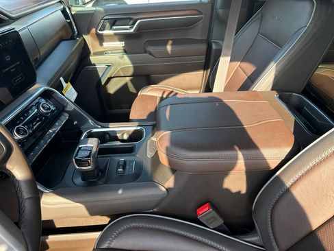 Used 2024 GMC Sierra 1500 Denali RWD image 19
