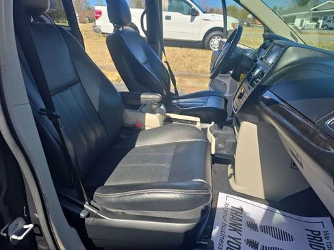 Used 2012 Chrysler Town & Country Touring w/ Entertainment Group #1 image 15