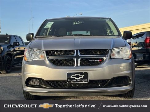 Used 2018 Dodge Grand Caravan SE w/ UConnect Hands-Free Group image 8
