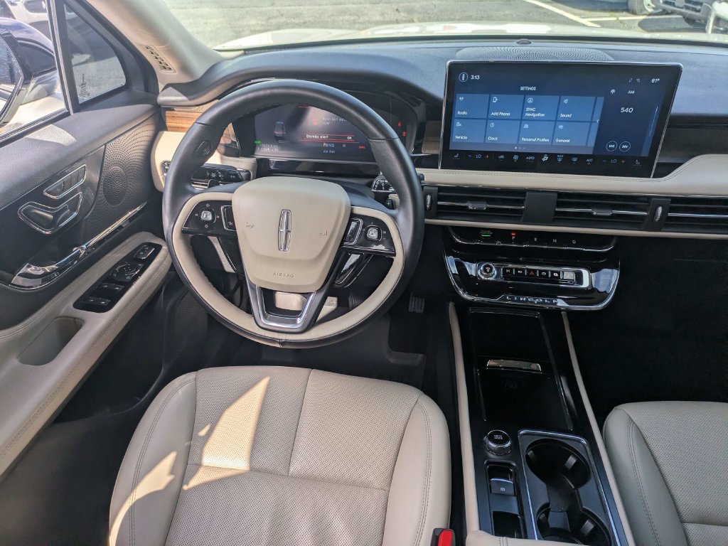 Used 2025 Lincoln Corsair Grand Touring AWD/4WD image 17