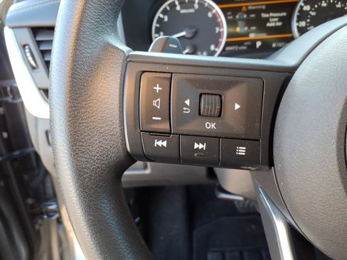 Used 2024 Nissan Rogue SV image 19