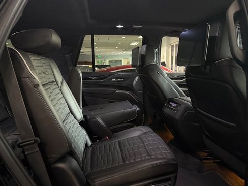Used 2023 Cadillac Escalade V image 18