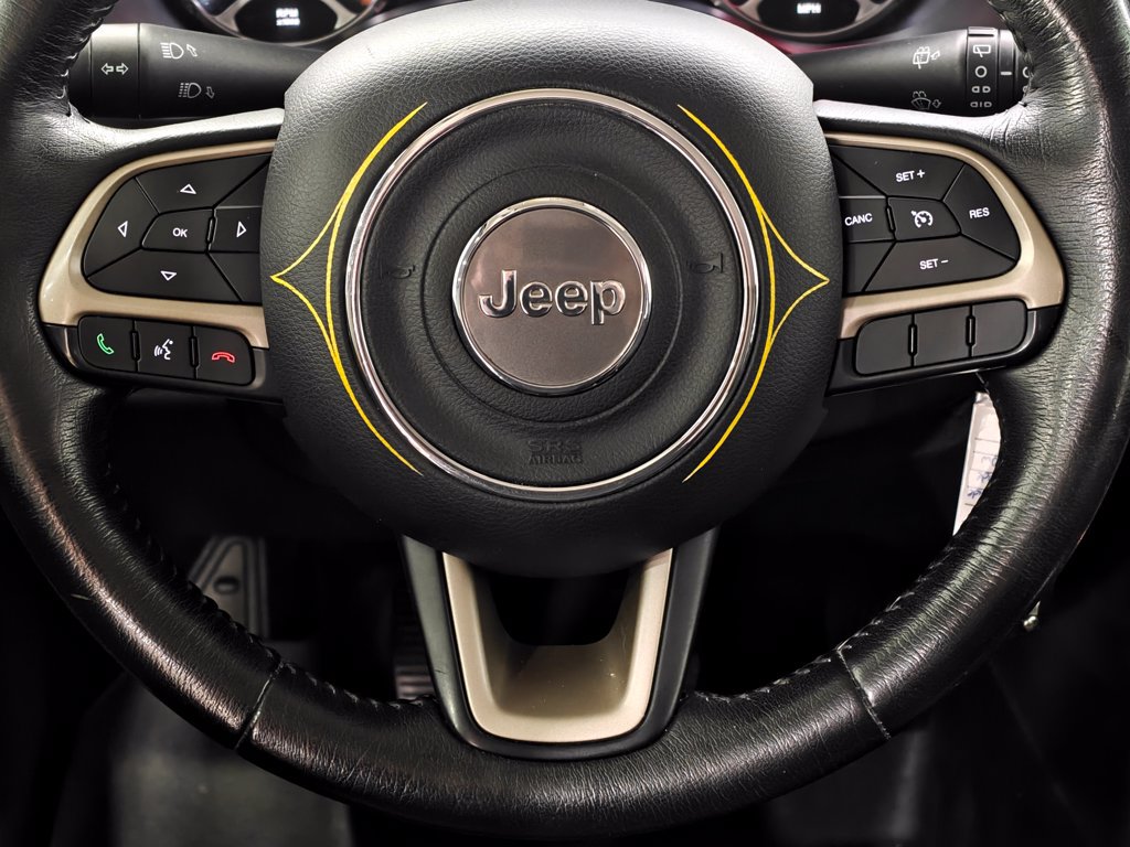 Used 2016 Jeep Renegade Latitude FWD image 5