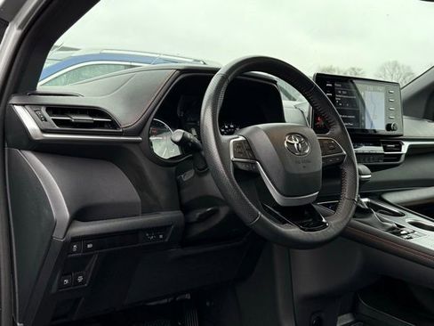 Used 2021 Toyota Sienna XSE image 14