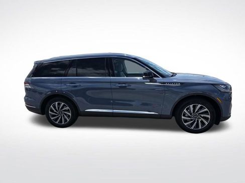 New 2026 Lincoln Aviator 2WD image 2