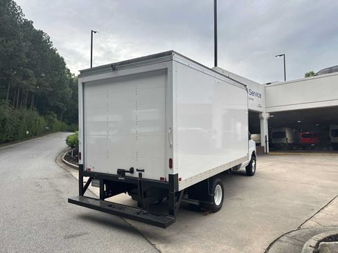 New 2025 Ford E-450 and Econoline 450 Super Duty w/ Power Equipment Group RWD image 7