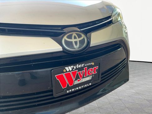 Used 2017 Toyota Corolla LE FWD image 28
