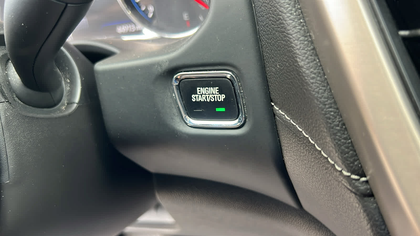 Used 2022 GMC Acadia Denali w/ Denali Ultimate Package AWD/4WD image 17