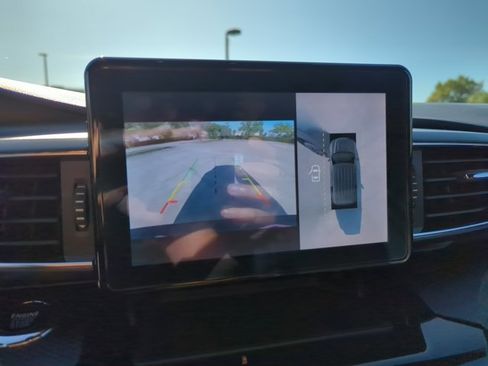 Certified 2023 Ford Explorer ST-Line w/ Class IV Trailer Tow Package image 13