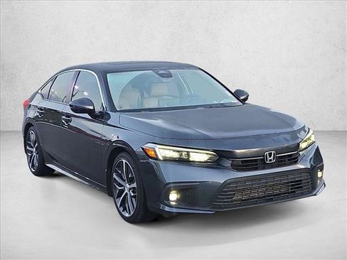 Used 2024 Honda Civic Touring image 3