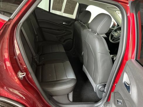 Used 2024 Chevrolet Trax LT FWD image 21