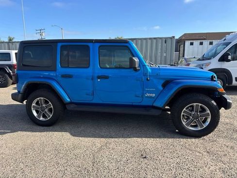 Used 2021 Jeep Wrangler Unlimited Sahara w/ Dual Top Group AWD/4WD image 4