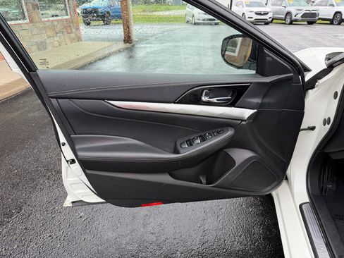 Used 2023 Nissan Maxima SV w/ Floor Mat Group image 11