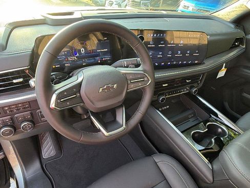 New 2026 Chevrolet Suburban Z71 w/ Comfort Package AWD/4WD image 4