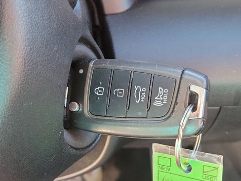 Certified 2022 Hyundai Elantra SE image 31