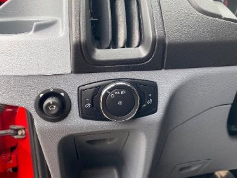 Used 2018 Ford Transit 150 XL image 19