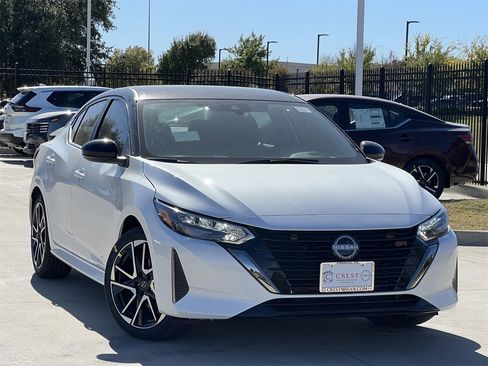 New 2025 Nissan Sentra SR image 2