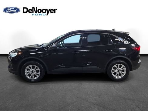Used 2024 Ford Escape Active AWD/4WD image 9