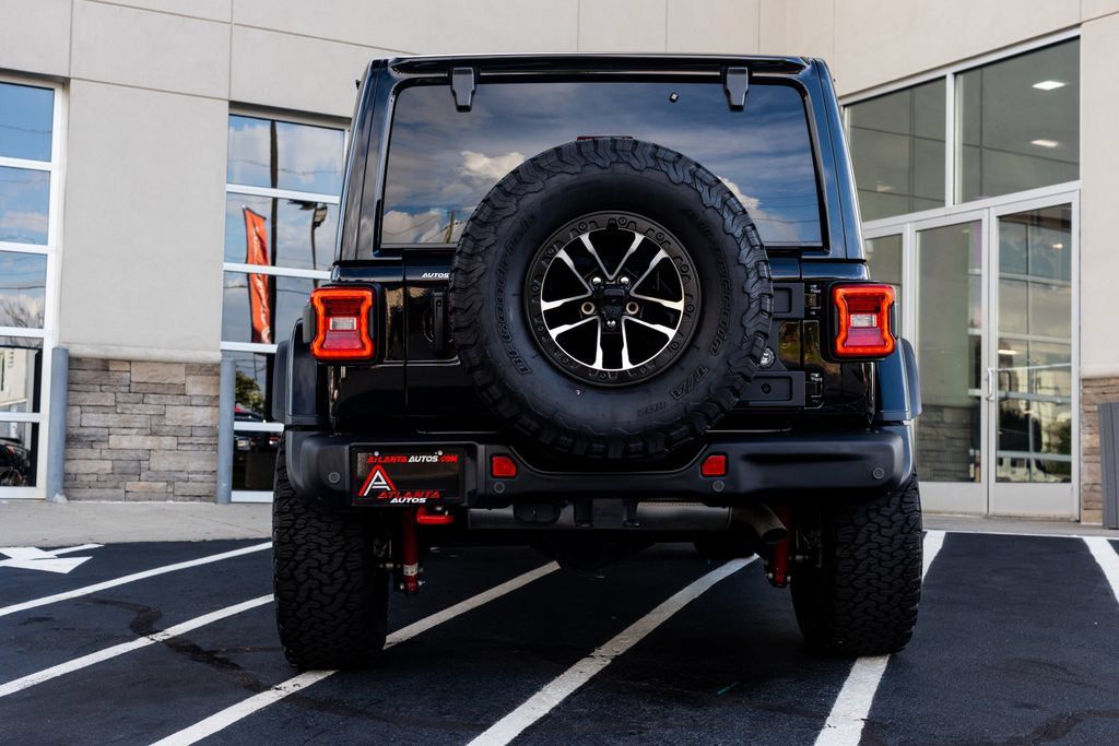Used 2024 Jeep Wrangler Unlimited Rubicon AWD/4WD image 13