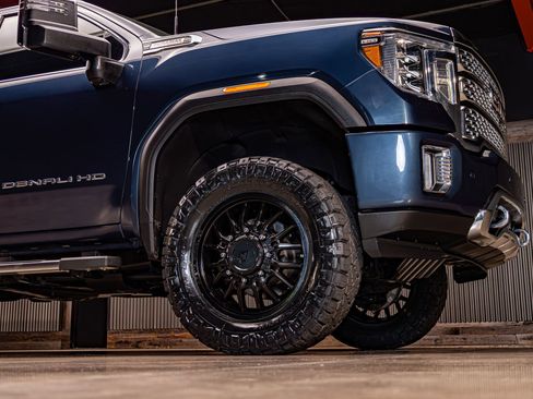 Used 2020 GMC Sierra 3500 Denali w/ Denali Ultimate Package image 13