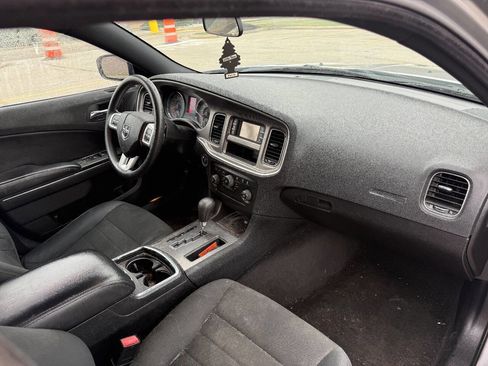 Used 2011 Dodge Charger SE image 7
