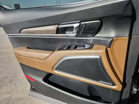 Used 2022 Kia Telluride SX w/ SX Prestige Package image 13