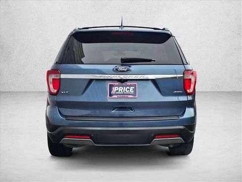 Used 2019 Ford Explorer XLT w/ Equipment Group 202A image 4