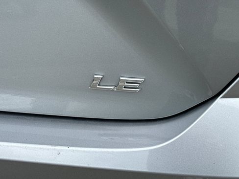 Used 2025 Toyota Camry SE image 6