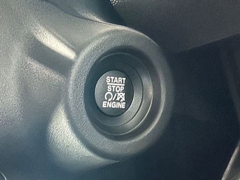 Used 2024 RAM ProMaster 2500 w/ Convenience Group image 23