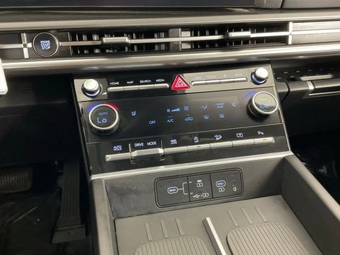 Used 2024 Hyundai Santa Fe SEL image 16