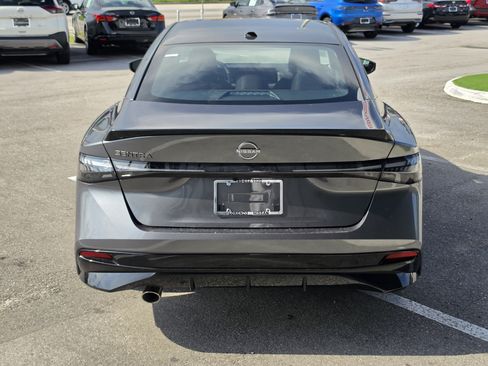 New 2027 Nissan Sentra SR FWD image 5