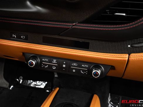 Used 2021 Ferrari F8 Tributo RWD image 33