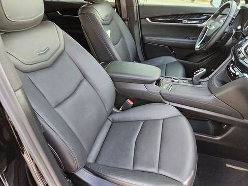 New 2025 Cadillac XT6 Premium Luxury image 28