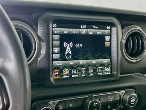 Used 2023 Jeep Gladiator Sport AWD/4WD image 15